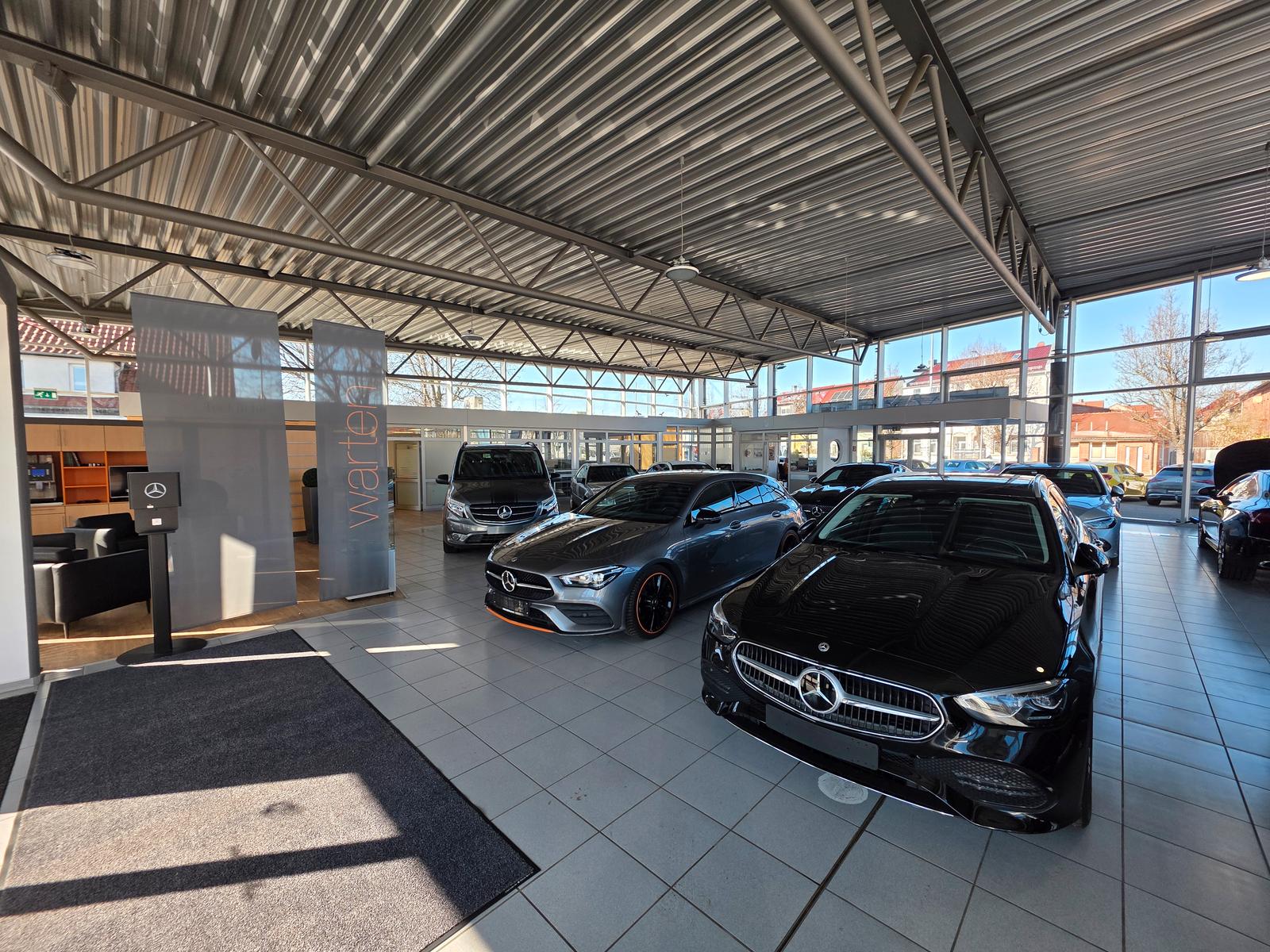showroom-image-top