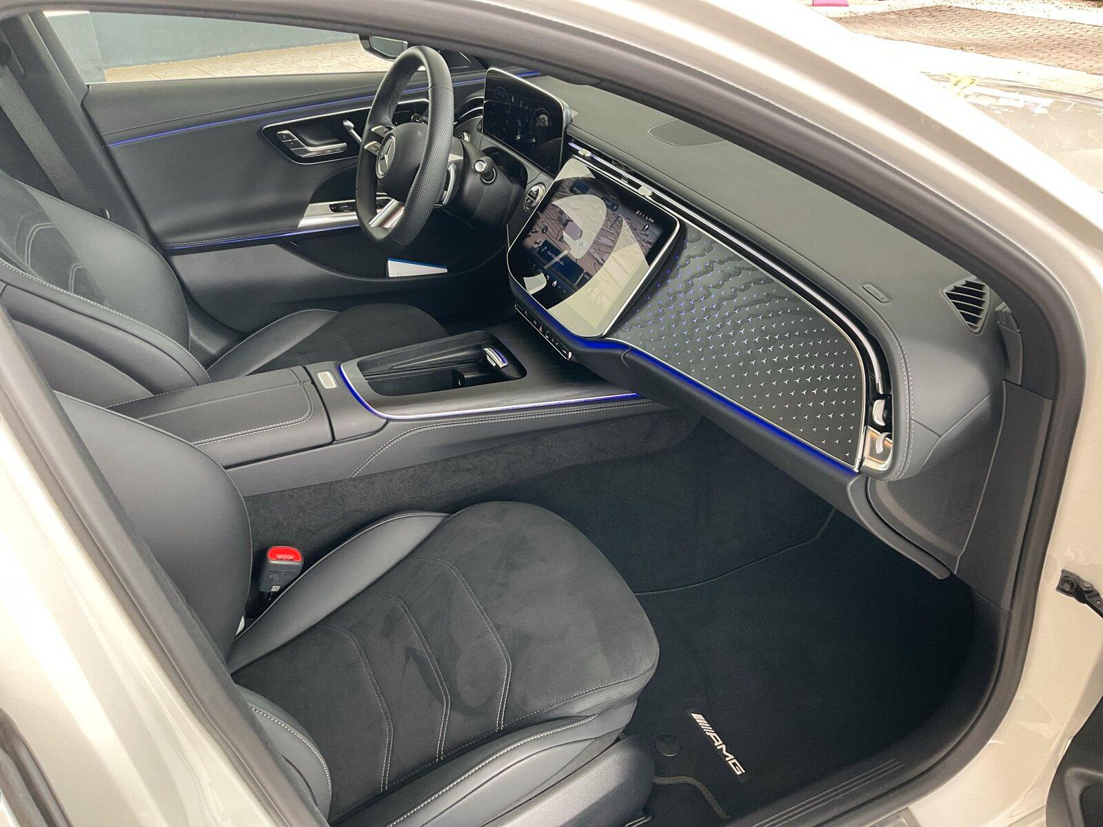 Mercedes-Benz E 220 d 4M T AMG Line/Distronic/Digital/Kamera