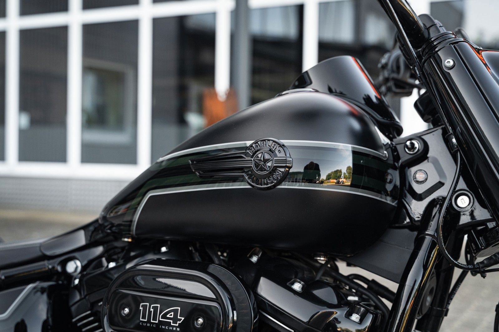 Fahrzeugabbildung Harley-Davidson DARK FAT BOY FLFBS 114 MY23 -JEKILL&HYDE-