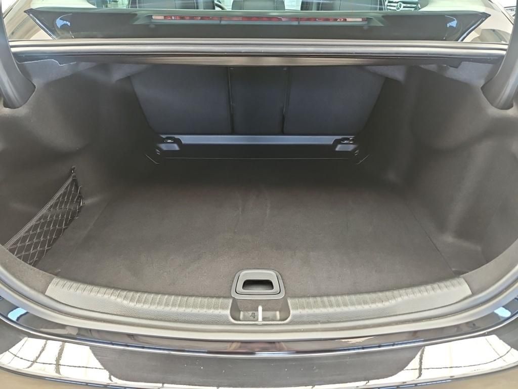Fahrzeugabbildung Mercedes-Benz C 180 Avantg. Totwi. Memo Navi LED SHZ Ambie.