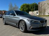 BMW 530i Touring Luxury Line mit Vollausstattung   - BMW 530: 530i