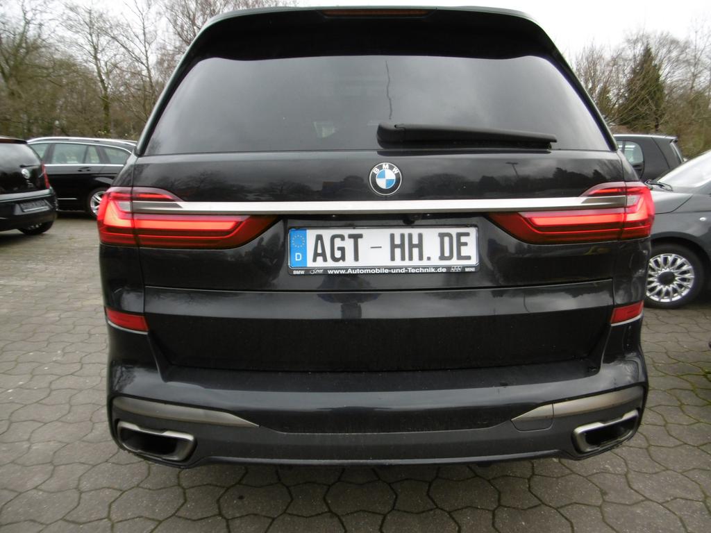 BMW X7 M50