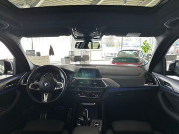 Fahrzeugabbildung BMW X3 xD20d M Sport Kamera STDHZ Panorama DisplKey