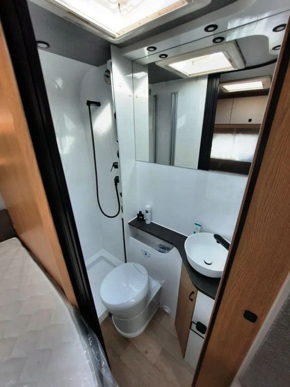 Fahrzeug Übersicht 17 Fahrzeugabbildung Hobby ONTOUR T 700 F Verfüg./Sparen Sie 15.807,- €
