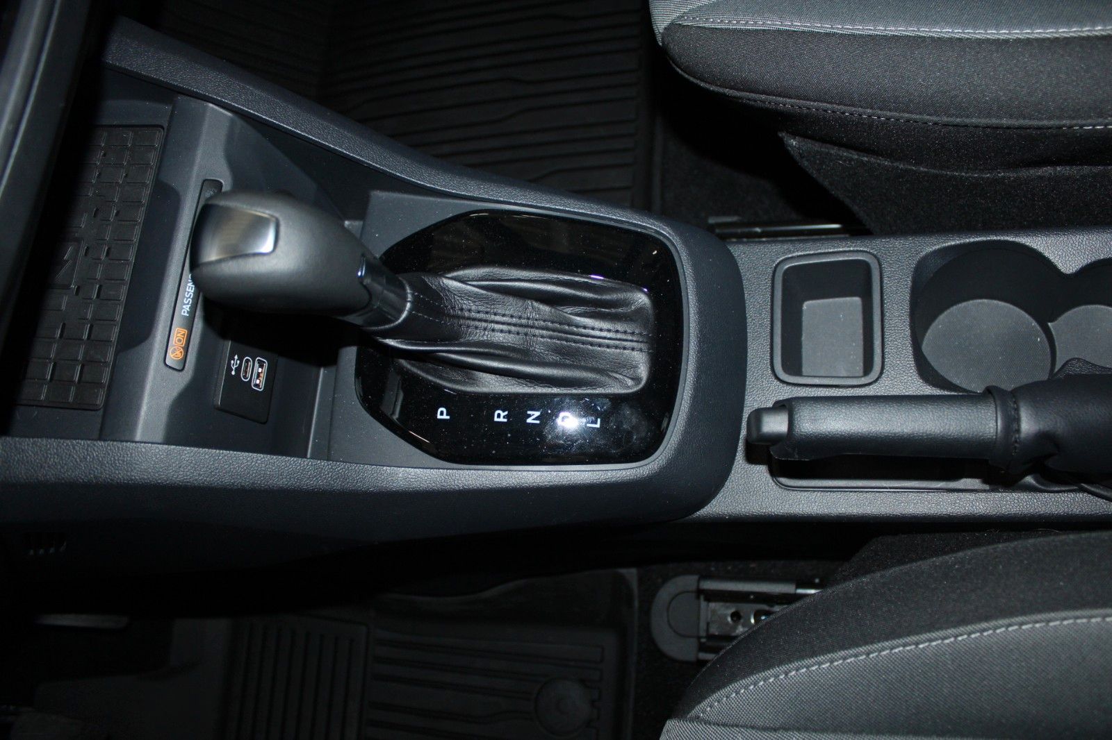 Fahrzeugabbildung Ford Tourneo Courier Titanium Automatik FahrerAssPak