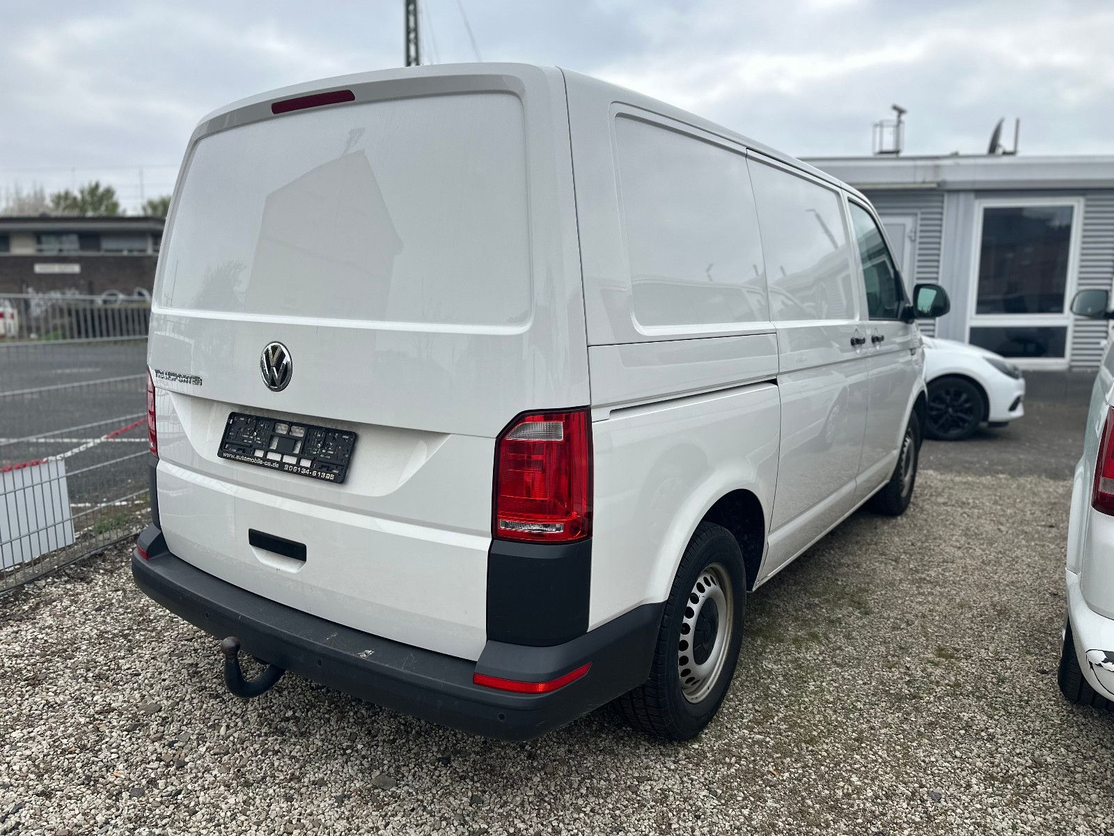 Fahrzeugabbildung Volkswagen T6 2.0 TDI TRANSPORTER KASTEN*1.HAND+AHK*