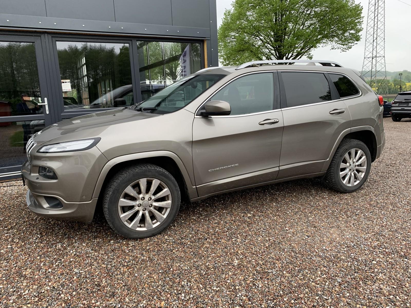 Jeep Cherokee Overland 4WD