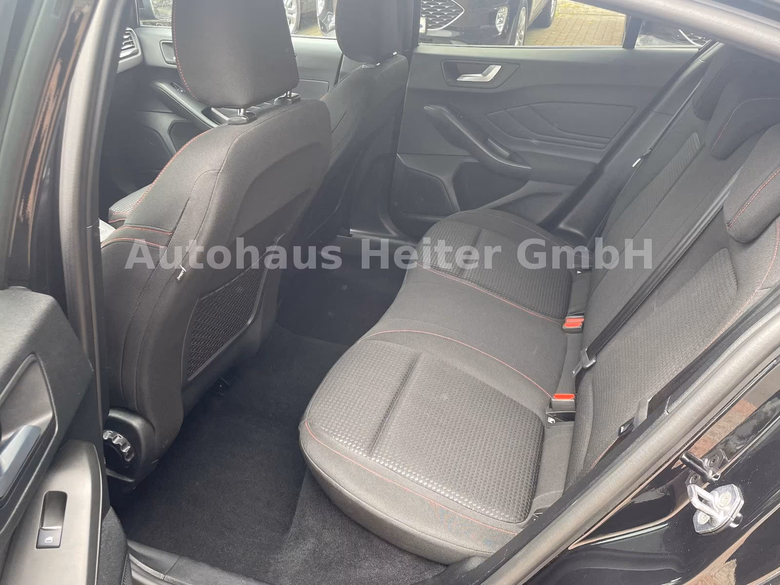 Ford Focus Lim. Automatik ST-Line / 155PS+Kamera+ACC, миниатюра 15