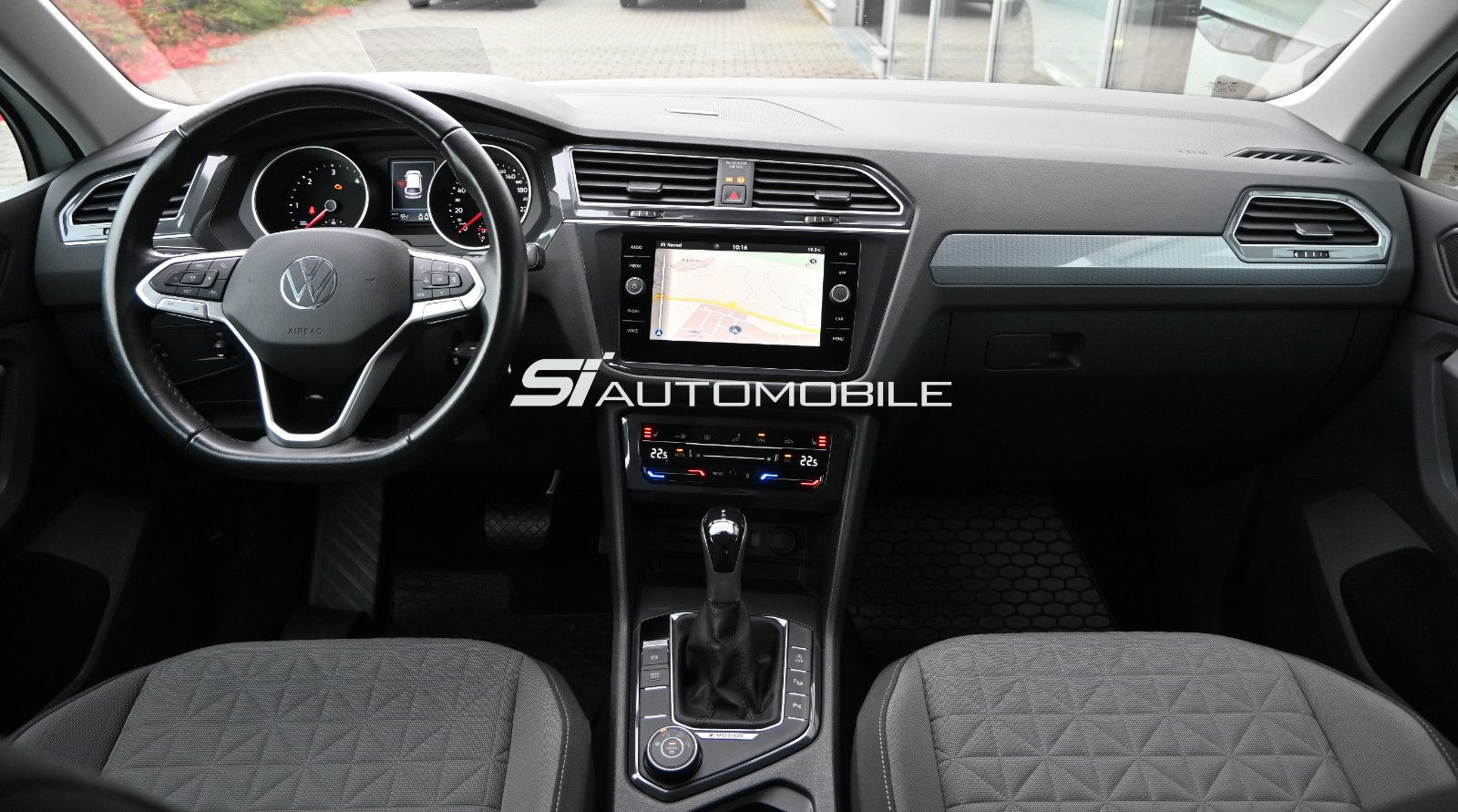 Fahrzeugabbildung Volkswagen Tiguan 2.0 TDI DSG 4MOT Life °ACC°AHK°HUD°STHZ°