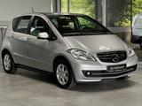Mercedes-Benz A 160 AHK NAVIGATION KLIMAANLAGE+SITZHEIZUNG++++ - Mercedes-Benz A 160 Gebrauchtwagen in Stuttgart