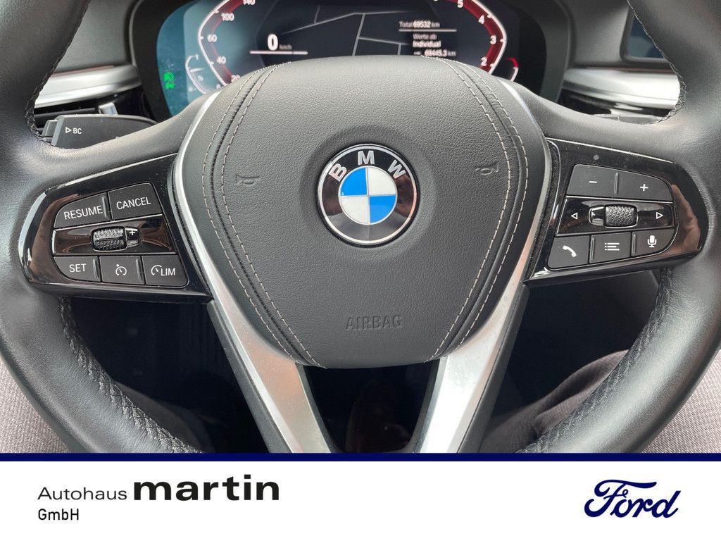 Fahrzeugabbildung BMW 520 i PDC SHZ KAMERA NAVI HUD FACEL. LED LASER