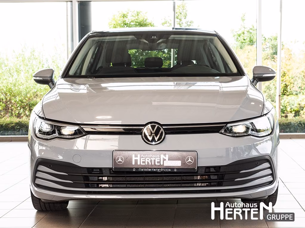 Volkswagen Golf VIII 1.5 TSI LIFE+TOP-PAKET+PANO+MATRIX+UVM, миниатюра 2
