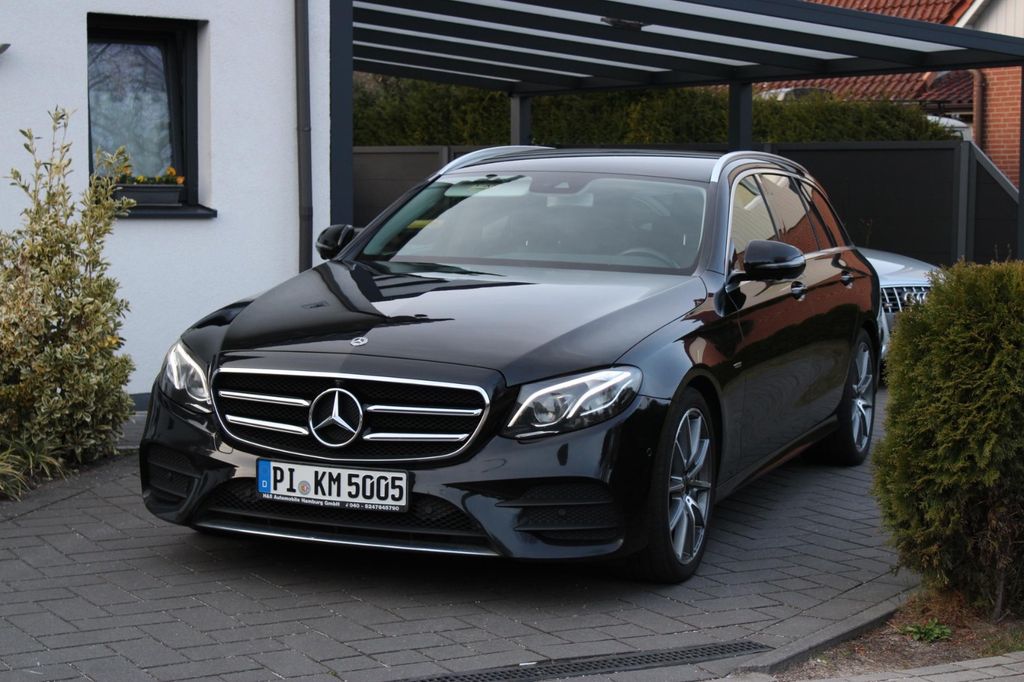 Image of Mercedes-Benz E 220