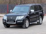 Mitsubishi Pajero 3,2 DI-D *7 SITZER*4x4 *LEDER*NAVI *XENON - Mitsubishi Pajero: 4.4