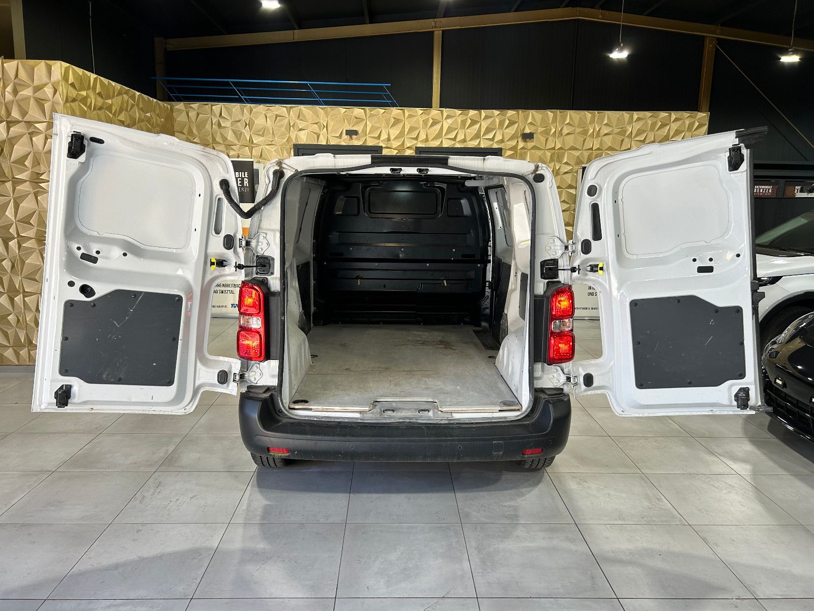 Fahrzeugabbildung Fiat Scudo L2 Basis/360°/APPLE/KLIMA/3-SITZ