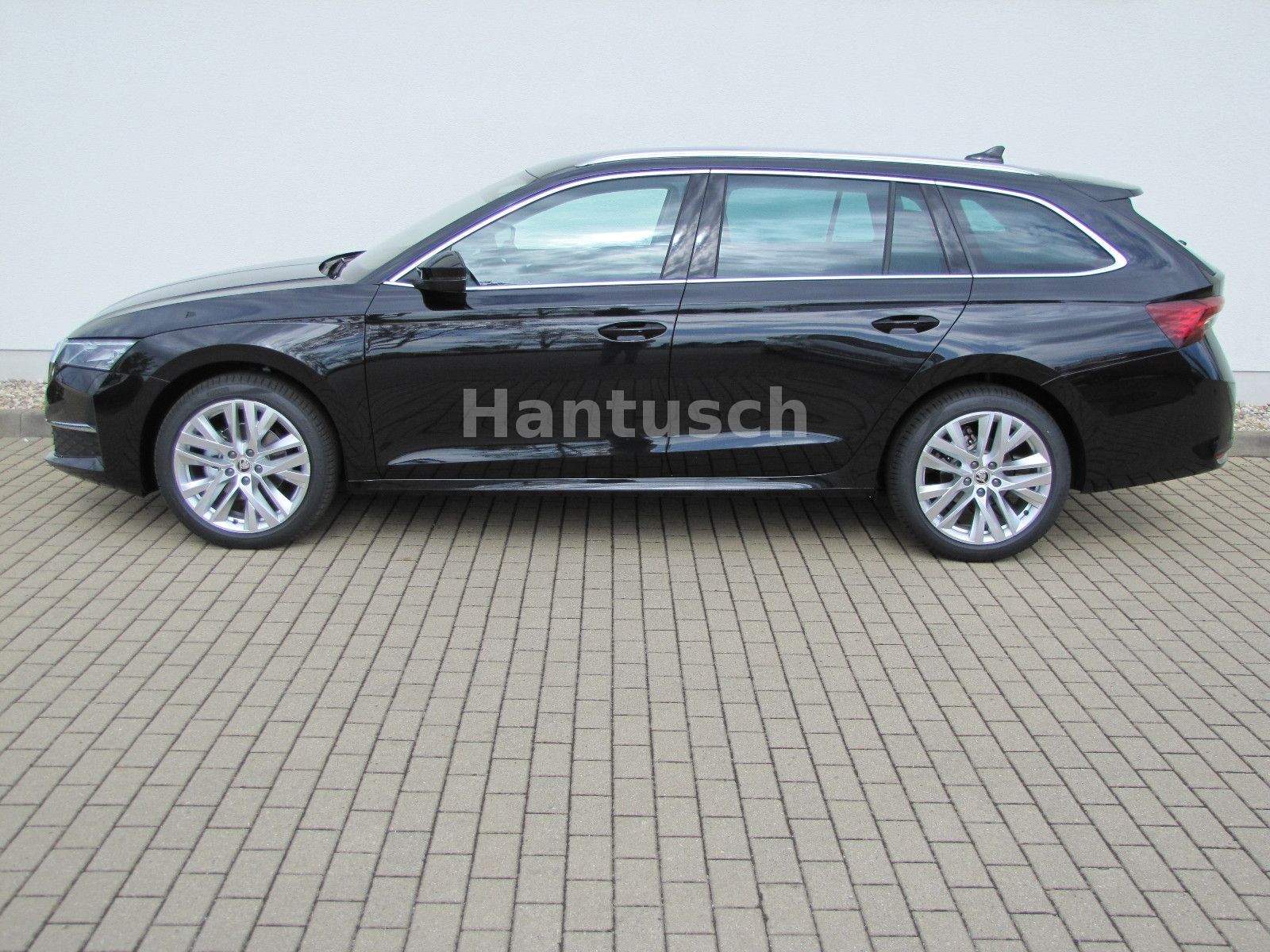 Fahrzeugabbildung SKODA Octavia Combi Exclusive 2.0 TDI 150PS 7-Gang DSG