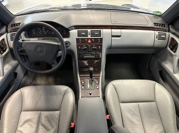 Mercedes E 300 - 9