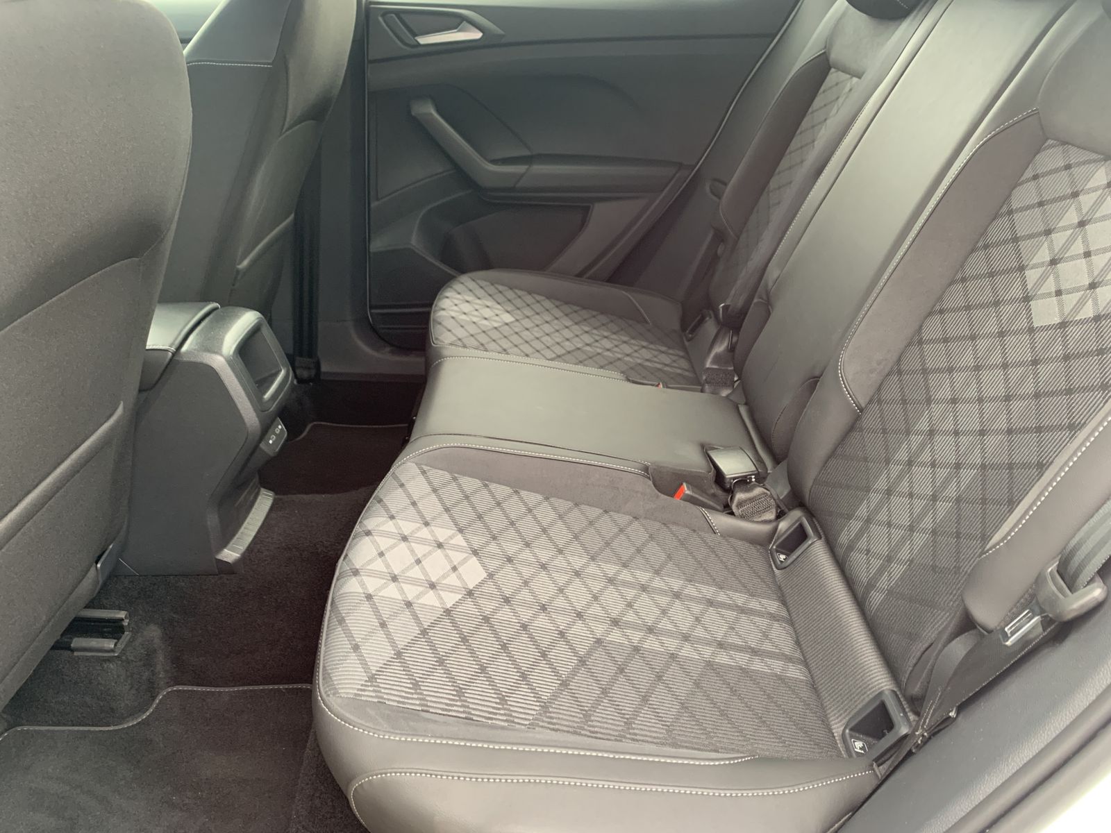 Fahrzeugabbildung Volkswagen T-Cross 1.5 TSI*R-Line*IQ.LIGHT*AHK*Cam*Digital*