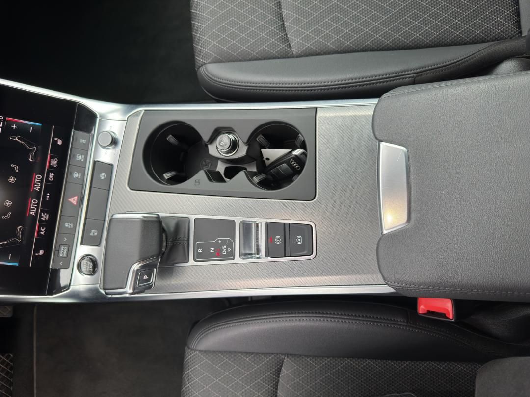 Fahrzeugabbildung Audi A6 Avant Design 40 TDI quattro Business Kamera S