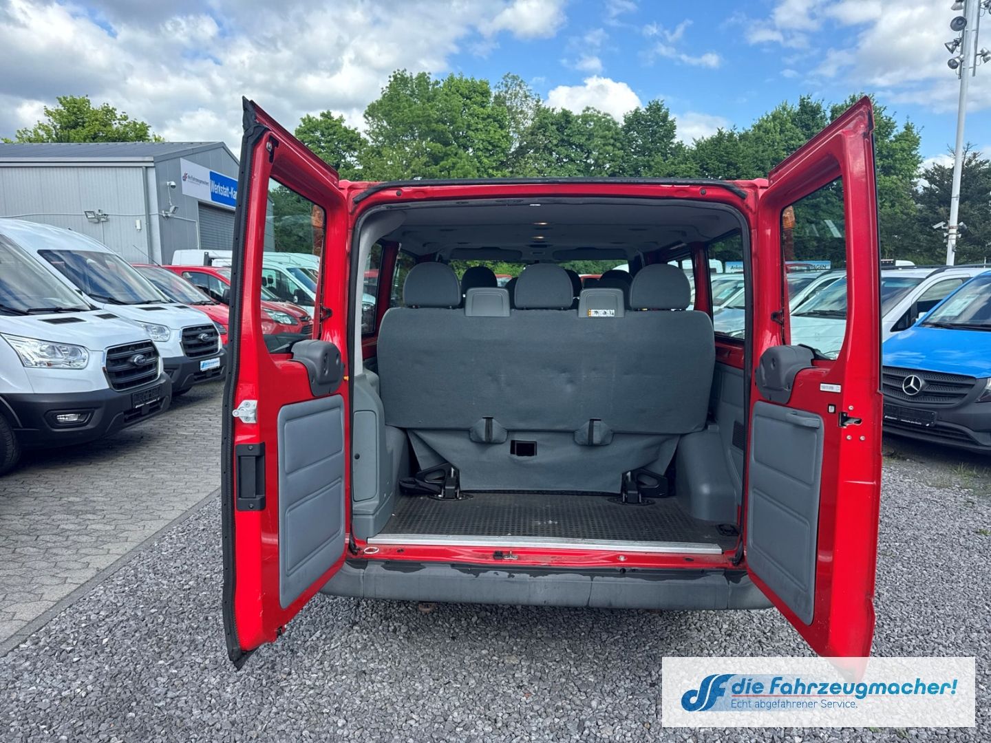 Fahrzeugabbildung Ford Transit Kombi FT 280 K Freisprech Allwetterreife