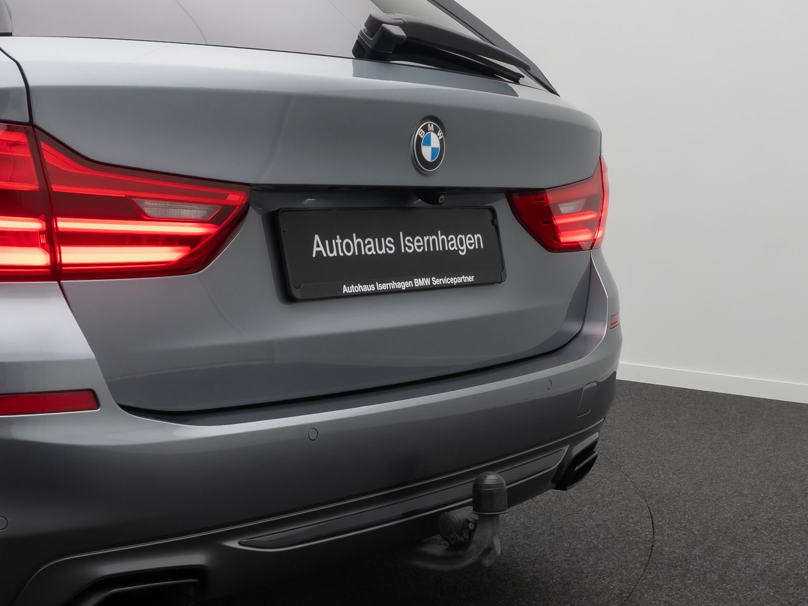 Fahrzeugabbildung BMW 540d xD SportLine 360&deg;HUD AHK DispKey SoftCl H/K
