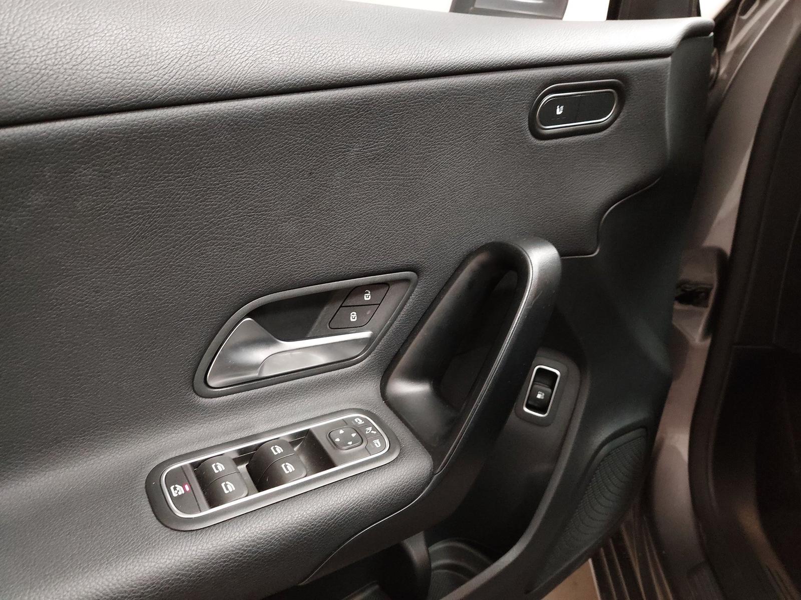 Mercedes-Benz A 250 e Navi LED Rückfahrkamera MBUX+ SHZ