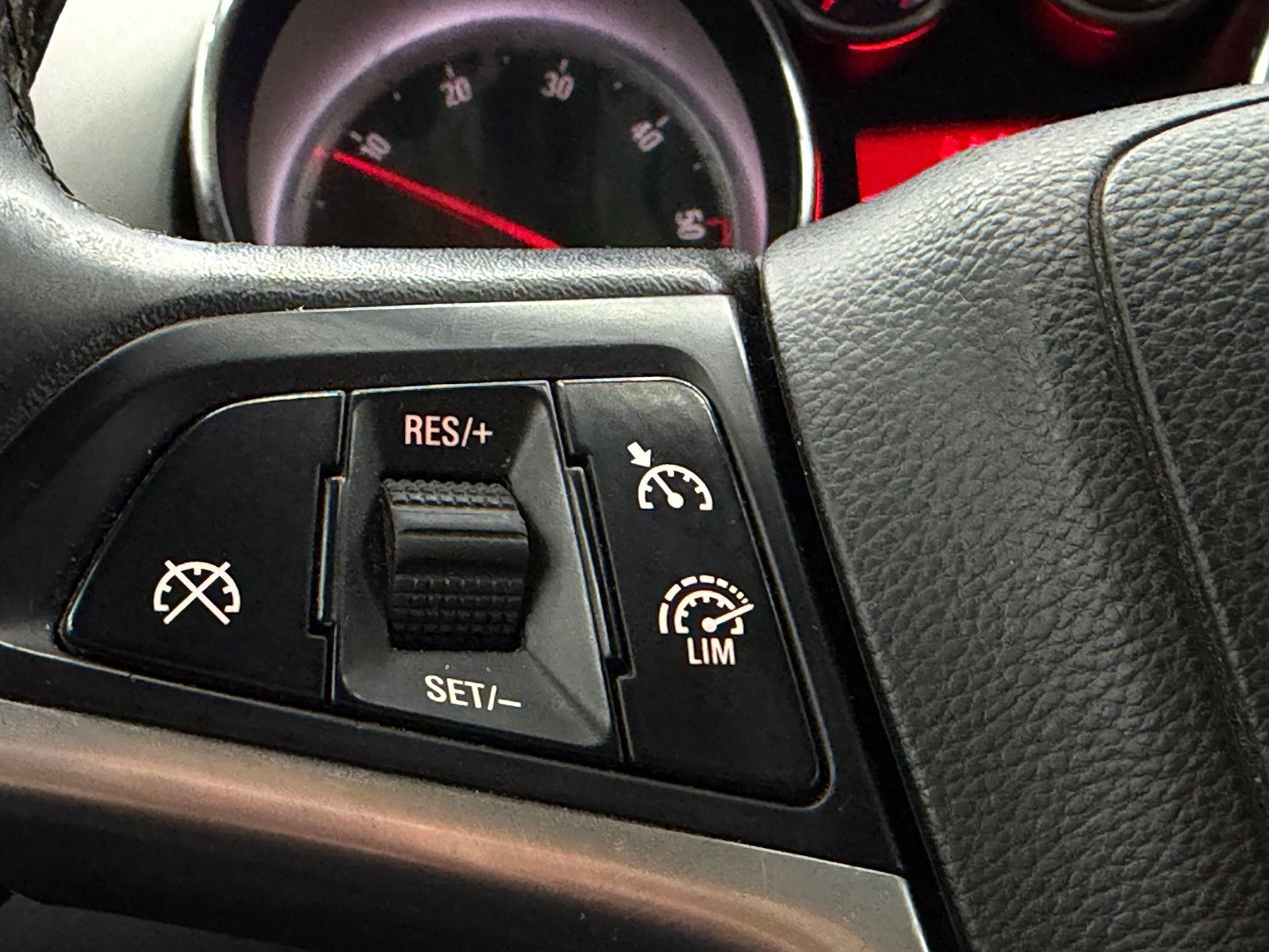 Fahrzeugabbildung Opel Zafira C Tourer Drive/NAVI/KAMERA/AHK/7-SITZER