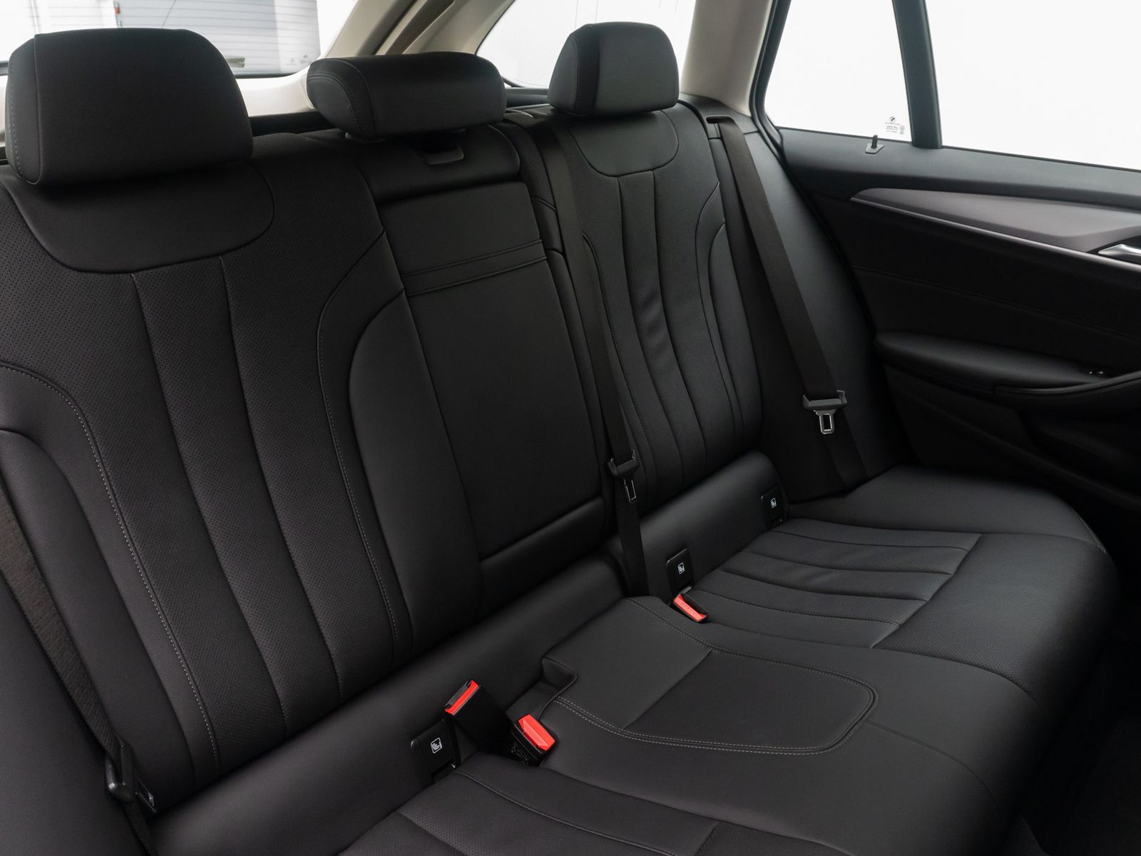 Fahrzeugabbildung BMW 520i DAB Alarm FernlichtAssis PDC GeschwindigReg