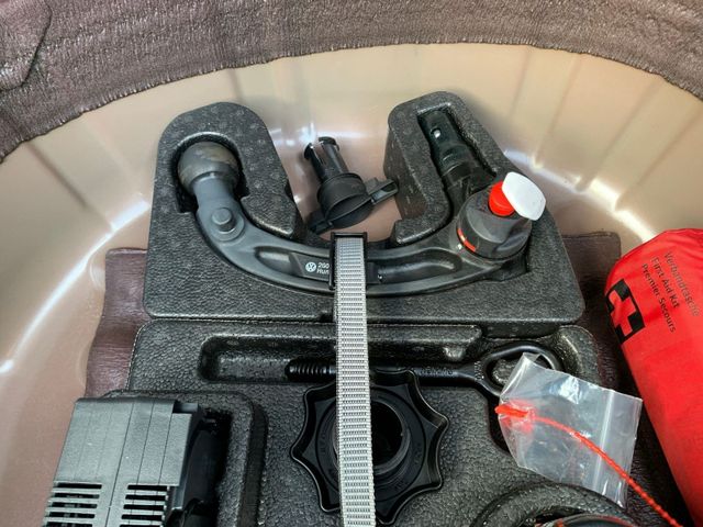 T-Cross 1.0 TSI LIFE LED+AHK+NAVI+ACC+PDC+