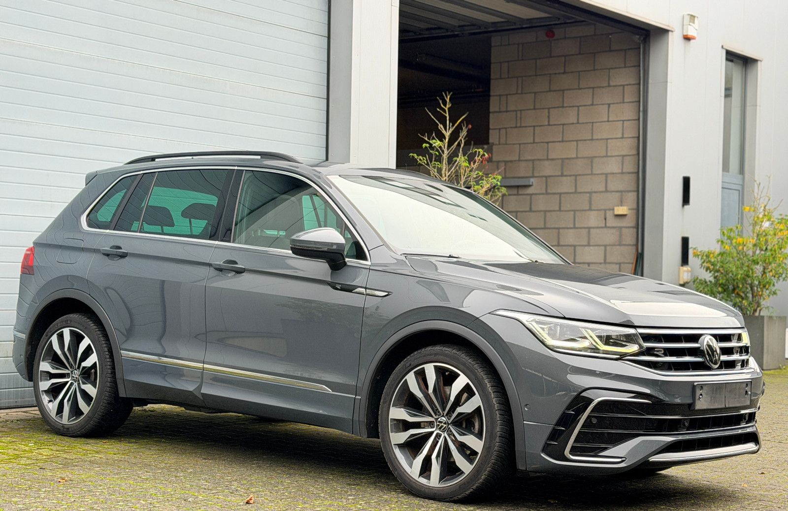 Volkswagen Tiguan R-Line 4Motion imagem 3