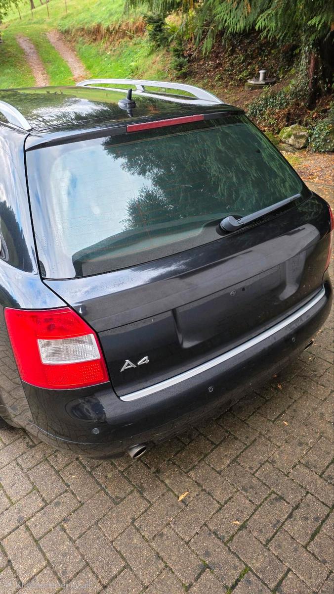 Audi A4 2004 — rear view