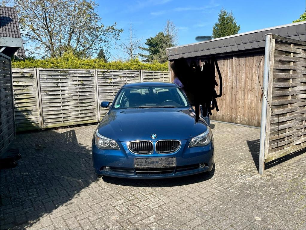 BMW 523