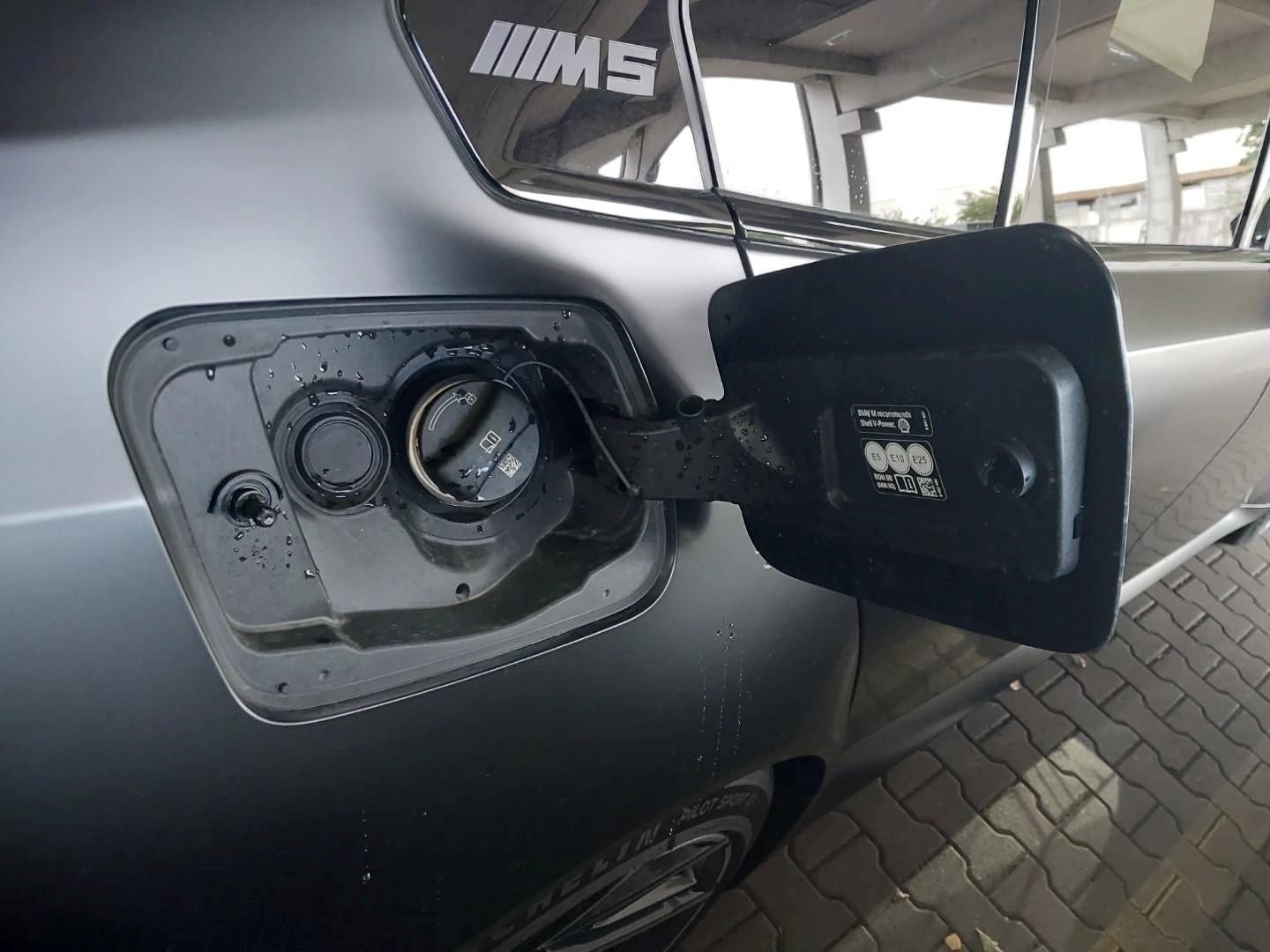 Fahrzeugeinzelansicht 12 Fahrzeugabbildung BMW M5 Limousine |M Carbon-Keramik Bremse |B&W |M Dr