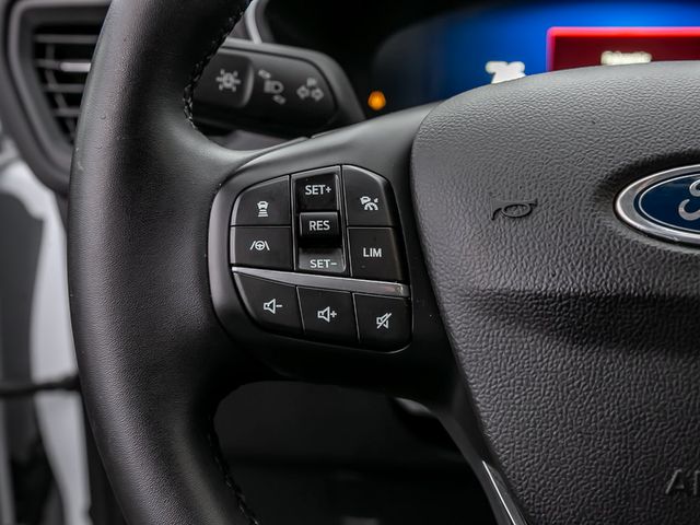 Ford Kuga 2.5 Plug-In Hybrid Titanium X Einparkassi.
