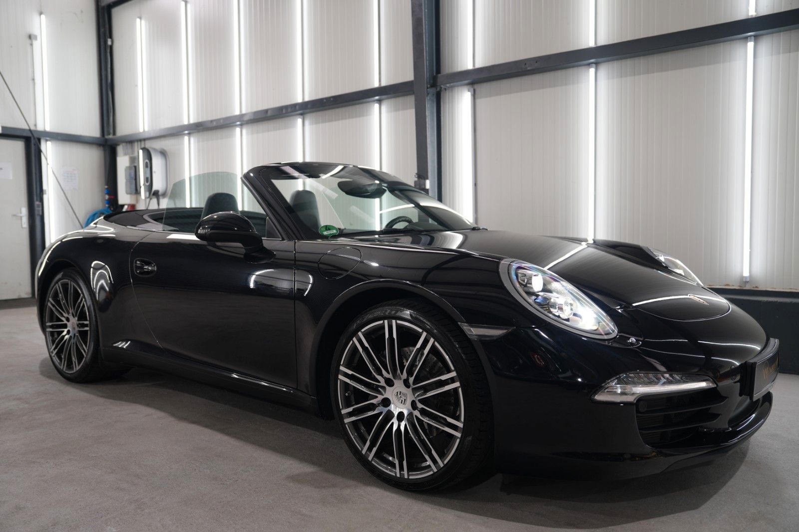Fahrzeugabbildung Porsche 911 Carrera Cabriolet Black Edition Sport-Chrono