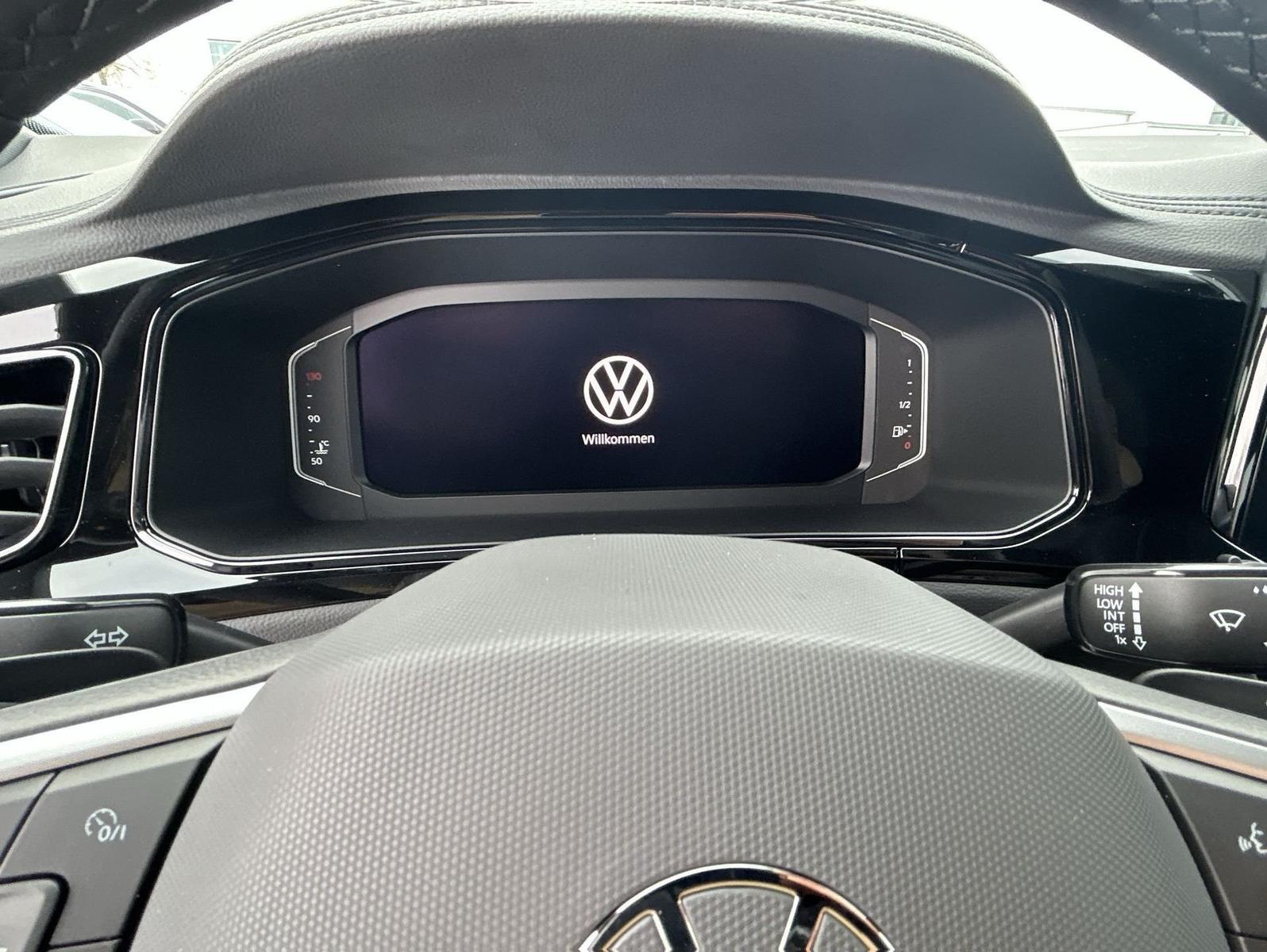 Volkswagen T-Roc 2.0 TDI DSG Style BlackStyle IQ.DRIVE AHK