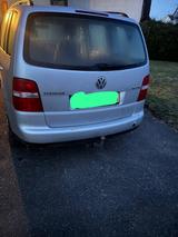 Volkswagen Touran 1.6 - Volkswagen Touran mit Benzin-Antrieb: Kleinwagen