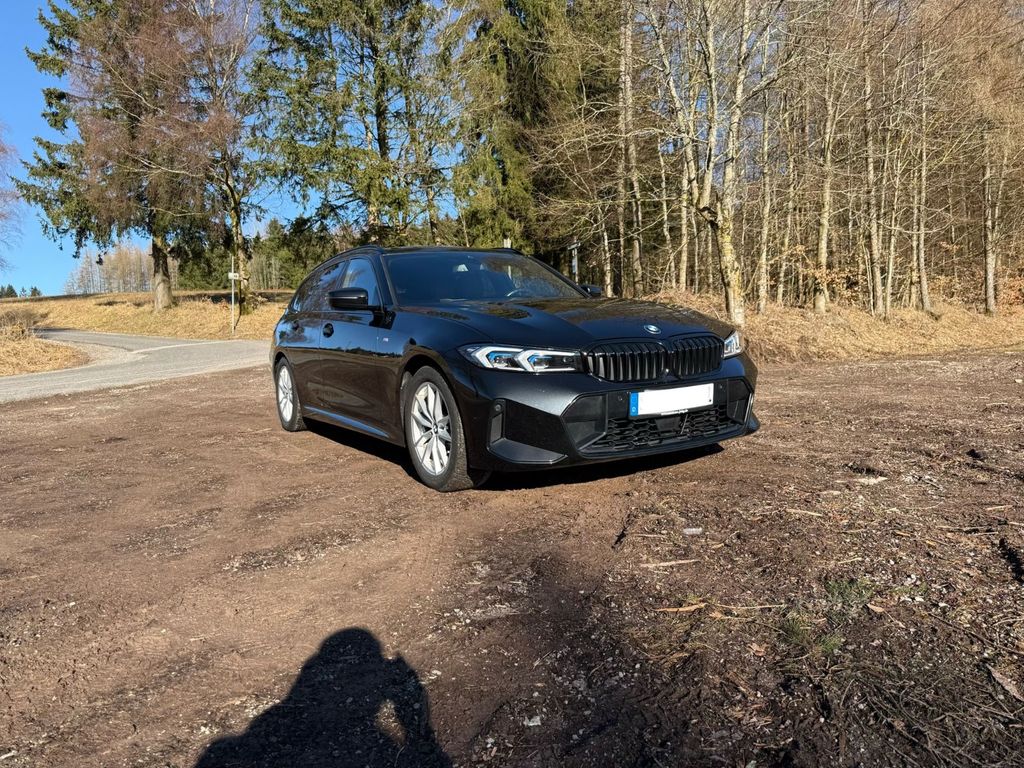 Image of BMW 320