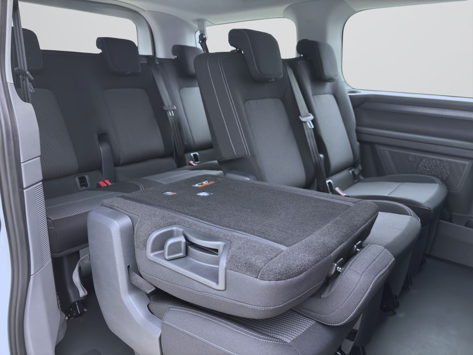Volkswagen T7 Caravelle - Bild 18