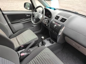 Bild 13 Suzuki SX4 Club 1.6 VVT i-AWD 4x4+AHK+SHZ+ALU+CD+