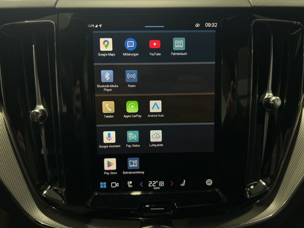 Volvo XC60 T6 Plus Dark Recharge AWD ACC BLIS AHK LED