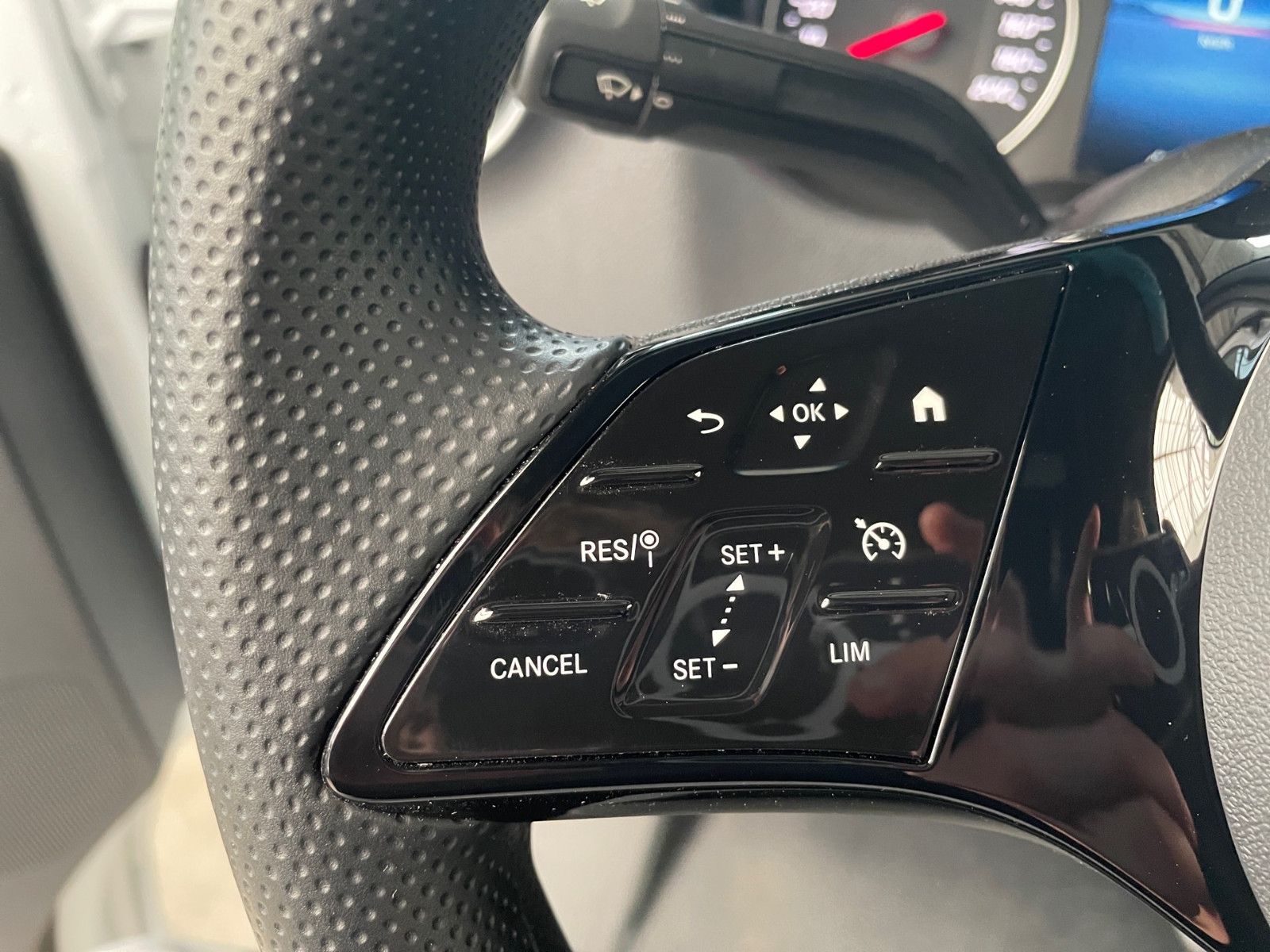 Fahrzeugabbildung Mercedes-Benz Sprinter 317 Mixto PRO L3H2 5 Sitze 3,5t AHK
