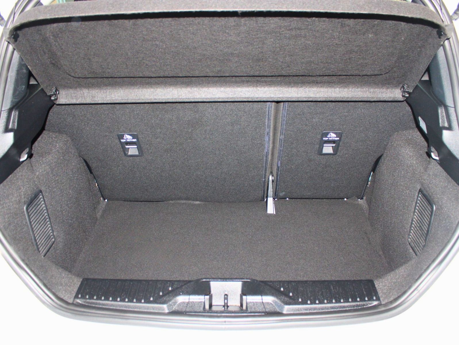 Fahrzeugabbildung Ford Fiesta Trend KLIMA LED WinterPaket PDC 1.Hand