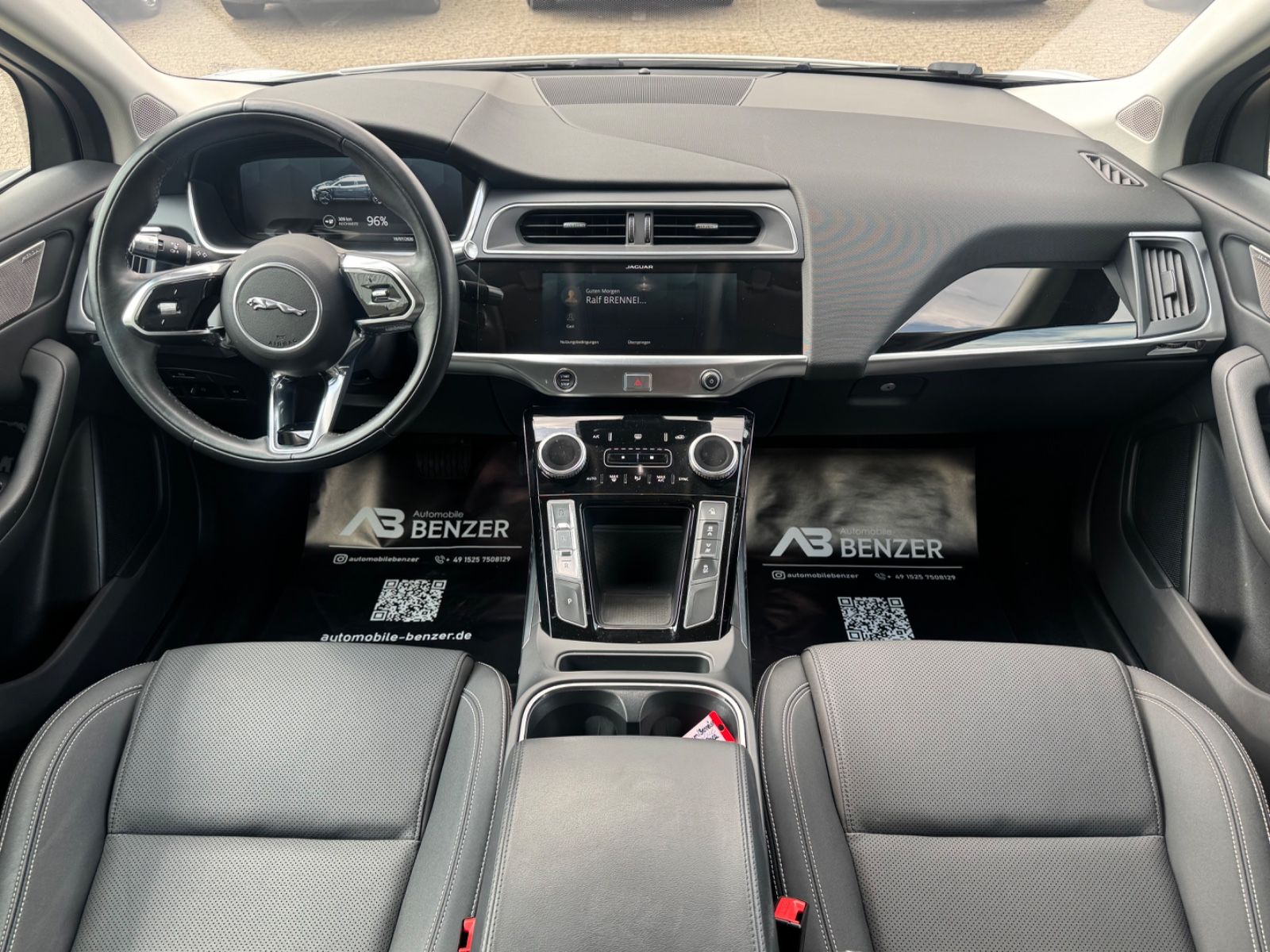 Fahrzeugabbildung Jaguar I-PACE 400 AWD/Black-Pack/CarPlay/MERIDIAN/89,6%