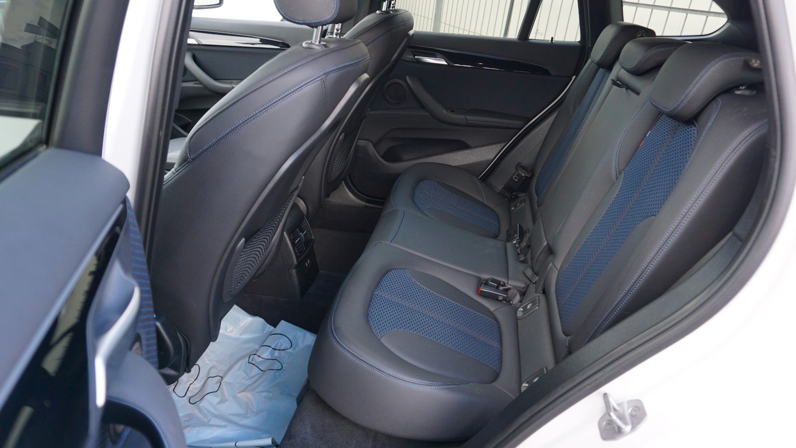 Fahrzeugabbildung BMW X1 sDrive 20 i M Sport,LED,Kamera,AHK, 8 fach be