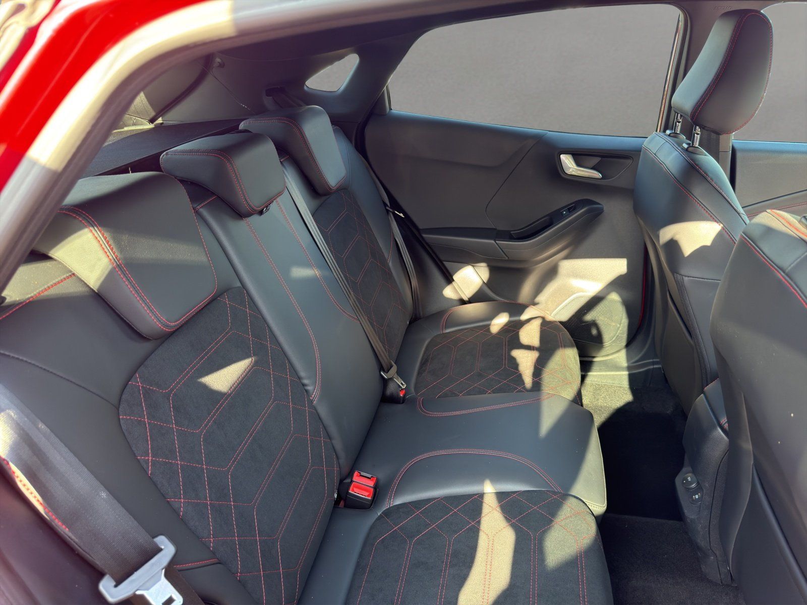 Fahrzeugabbildung Ford Puma 1.0 ST-Line X Aut./MATRIX/ACC/KAMERA/NAVI/