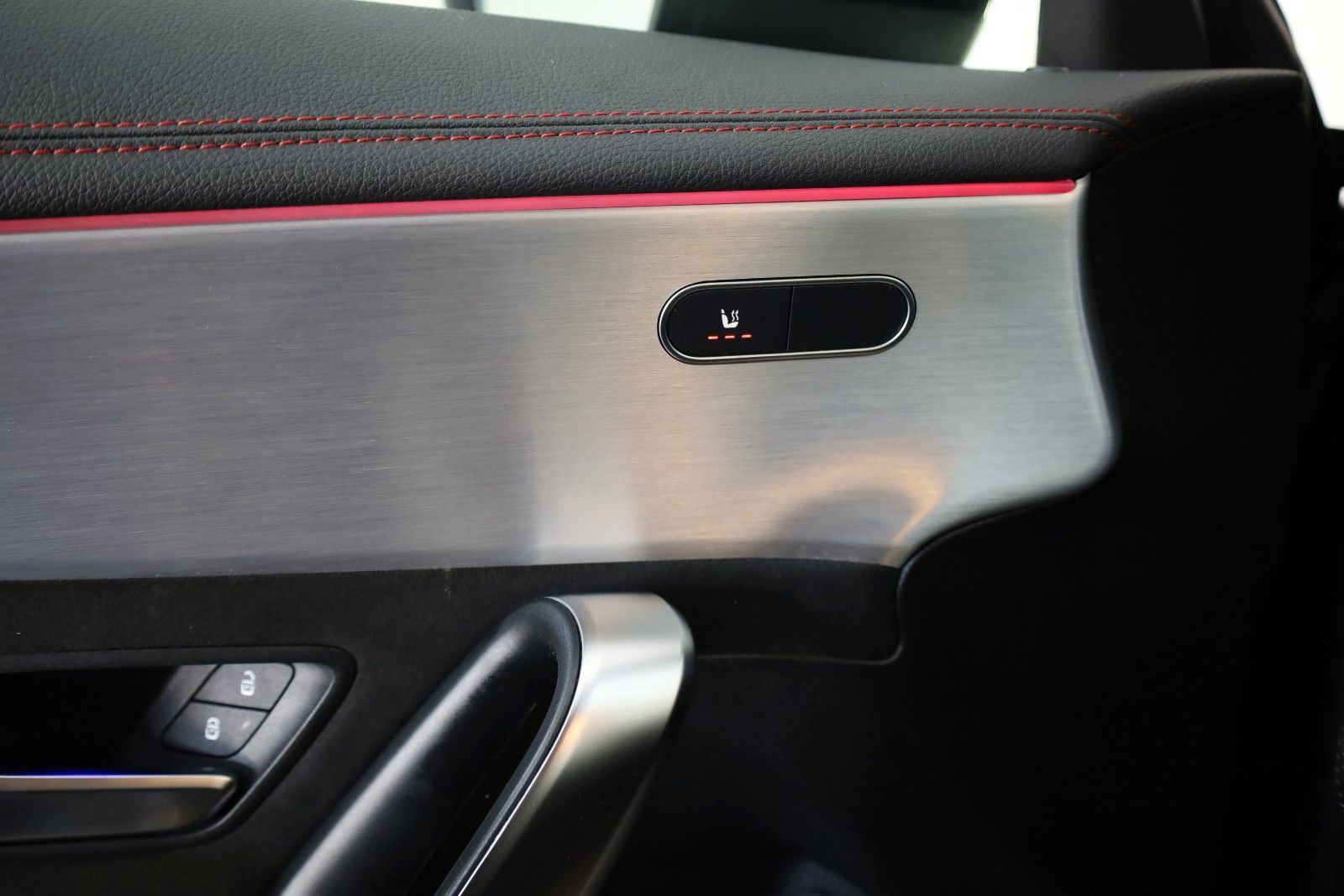 Fahrzeugabbildung Mercedes-Benz CLA 250 e SB,AMG-line,T.Leder,Navi,LED,SH,Kamera