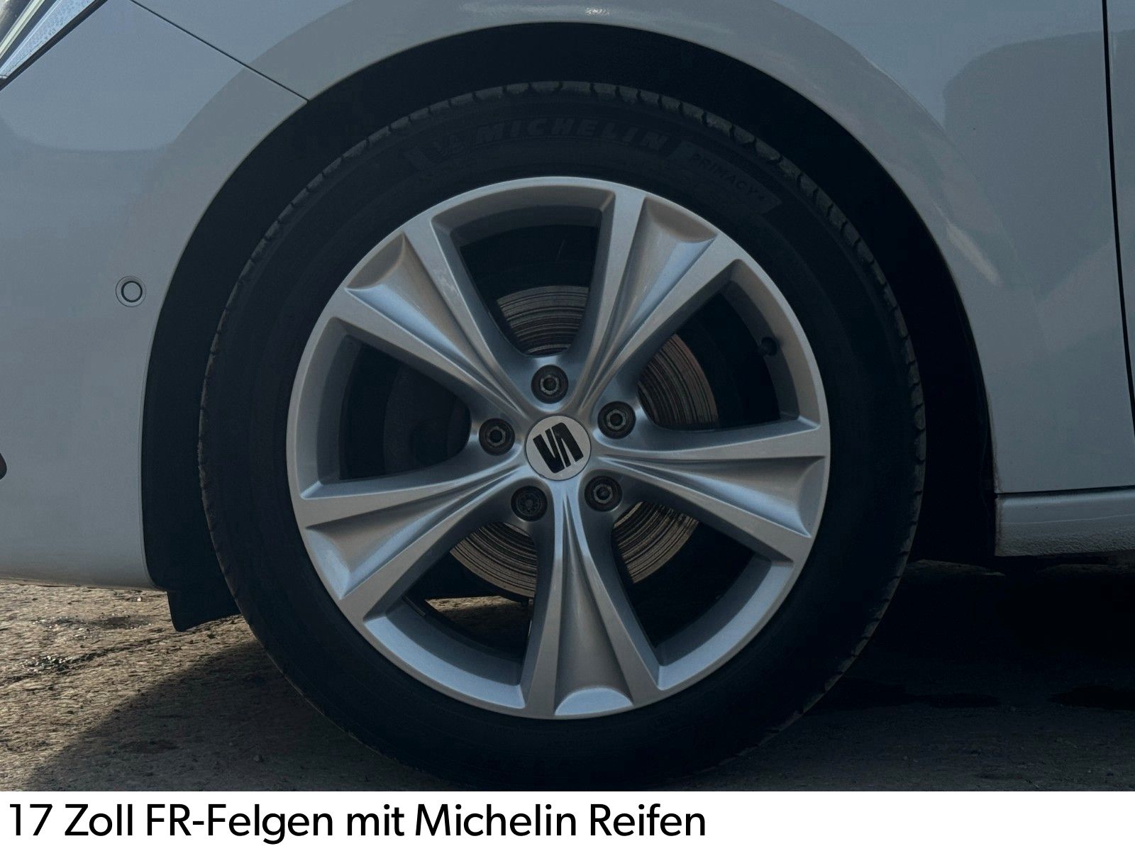 Fahrzeugabbildung SEAT Leon 1.5 TSI ACT FR Kamera Navi LED SHZ LHZ ACC