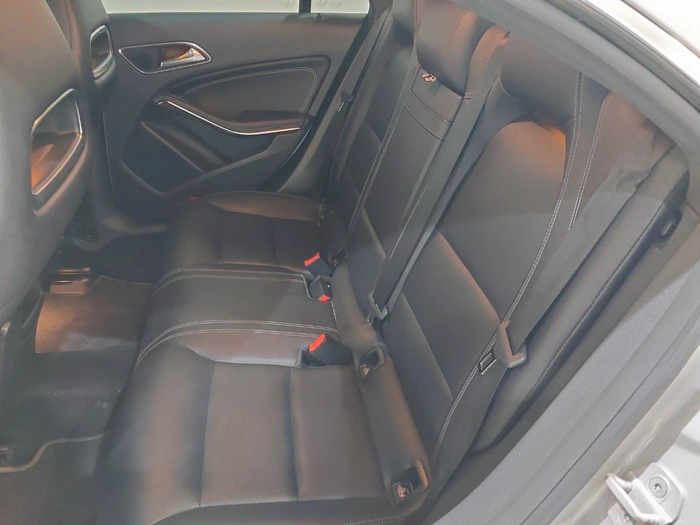 Mercedes-Benz CLA 220 4Matic,Auto,Leder,Navi,LED foto 8