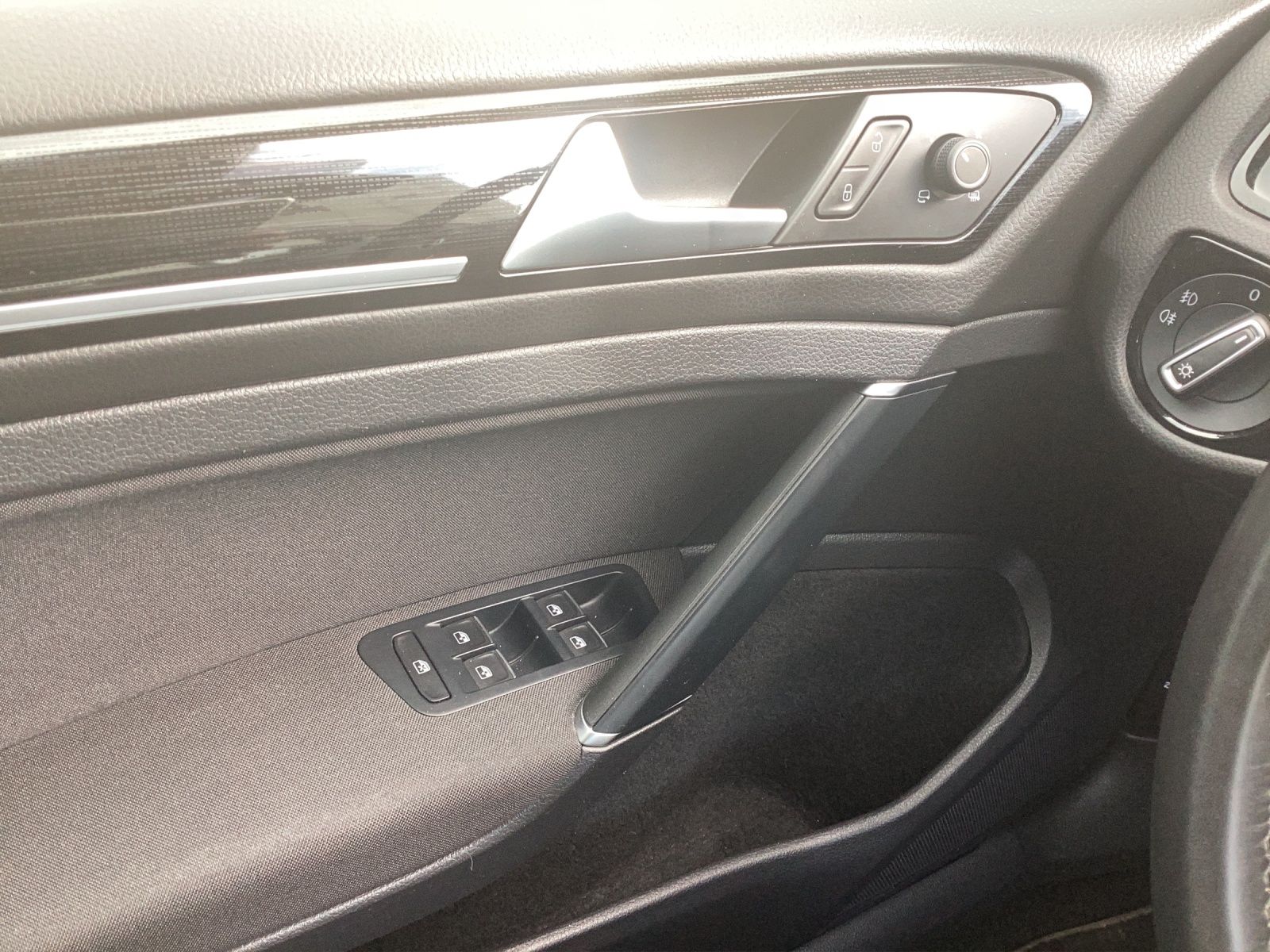 Fahrzeugabbildung Volkswagen Golf VII Variant TDI Highl. DSG LED FAP+ DAB Nav